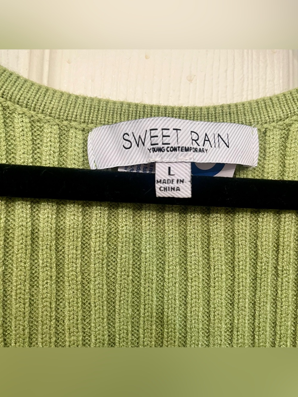 Sweet Rain NWT Green Ribbed Cross Front Crop Sweater Size L NWT - Picture 3 of 6